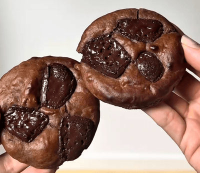 CHOC PROTEIN COOKIES